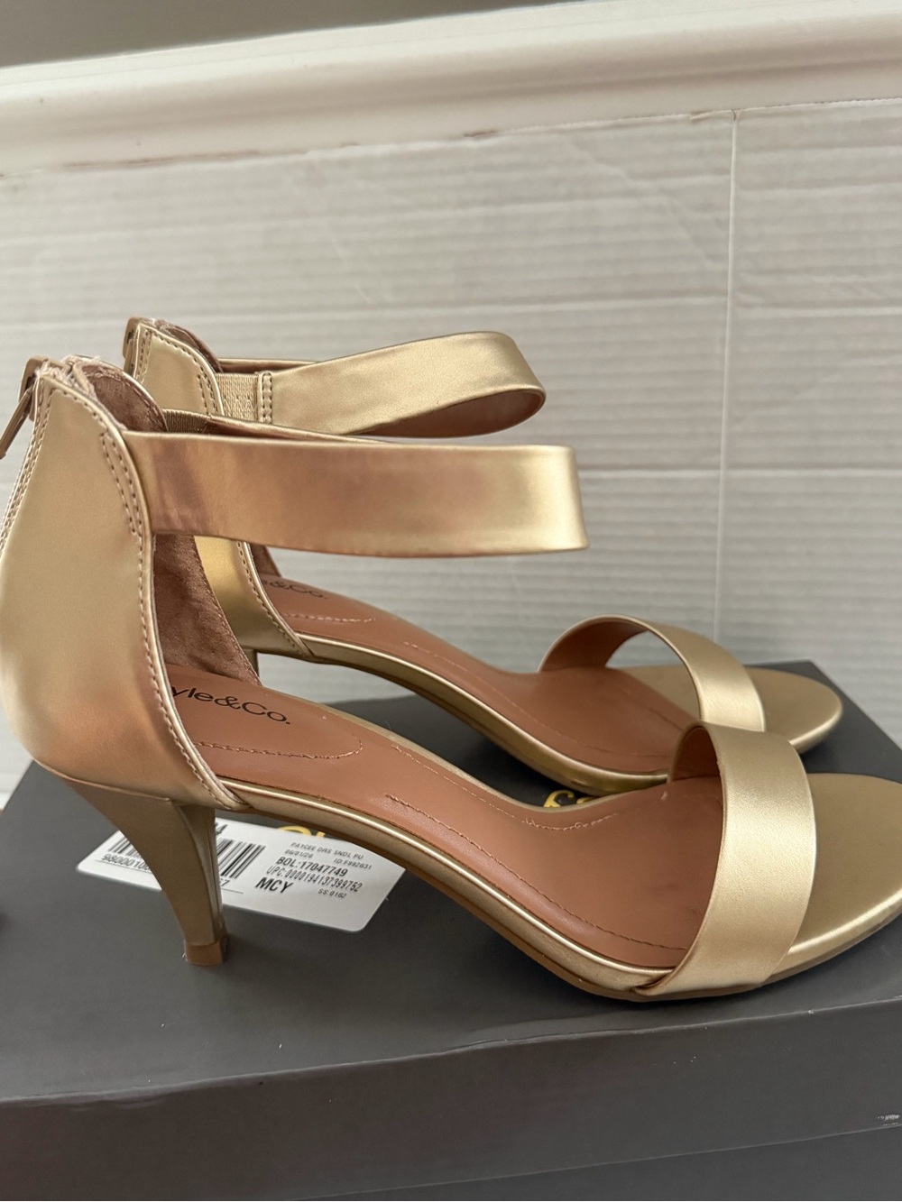Style & Co Women’s Paycee Two-Piece Dress Sandals Gold Size 9.5